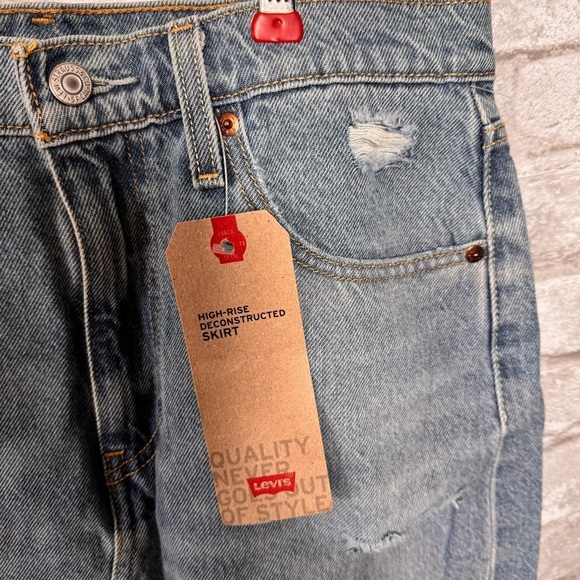 Levi's Women's Hi Rise Distress Denim,raw hem Skirt NEW NWT SZ 30 - Picture 5 of 6